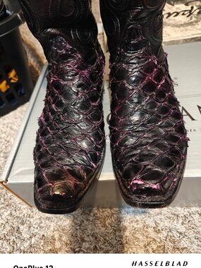 Black Jack Pirarucu Boots, 10.5D, Burgundy, Cutter Toe